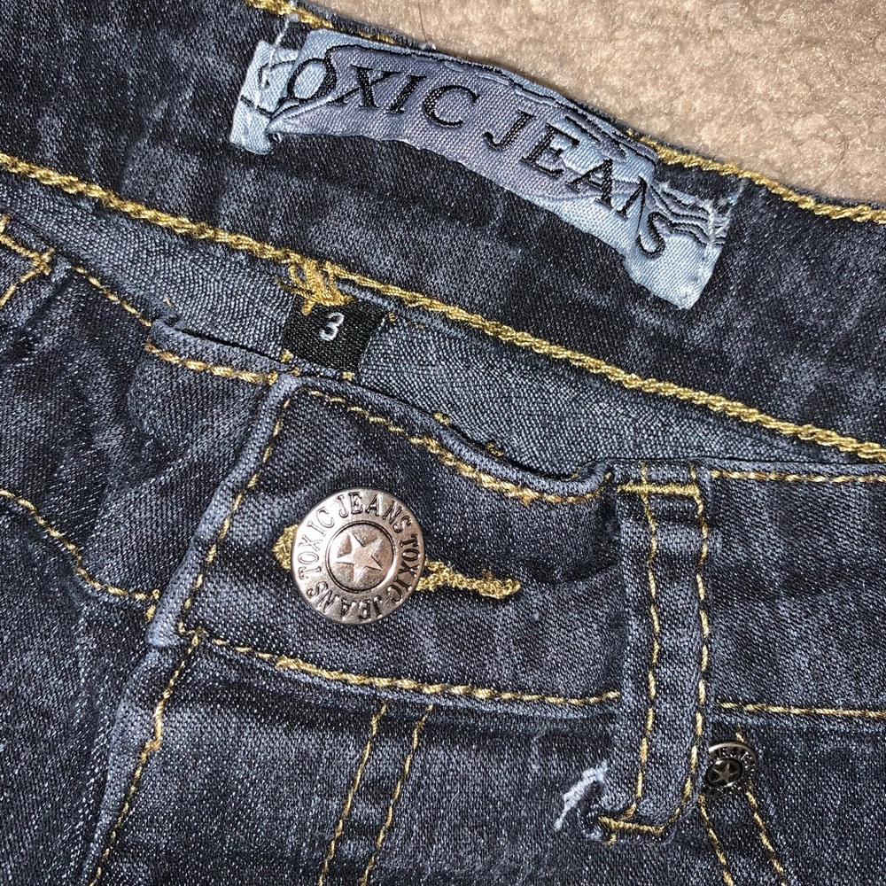 Toxic Jeans - Picture 3 of 5